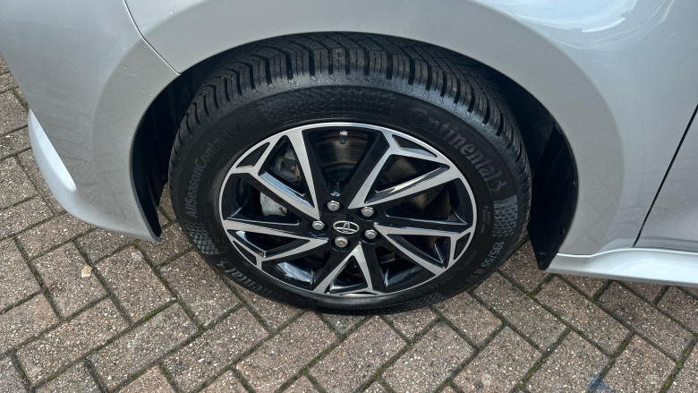 Toyota Yaris 1.5 Hybrid Design 5dr CVT Hybrid Hatchback